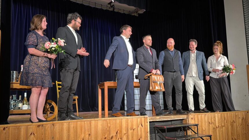 Smích, dárky a fantastická atmosféra: Blbec k večeři na Hostivickém divadlení